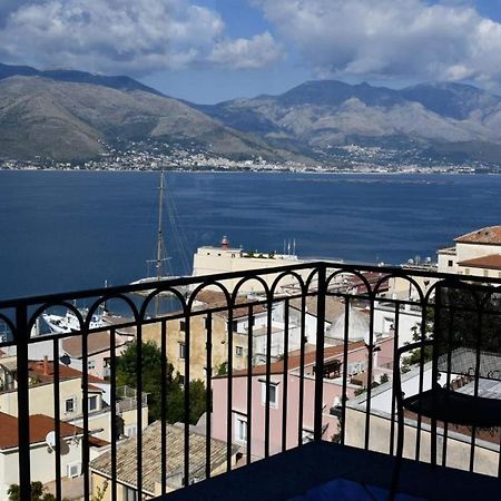 Le Suite Guarinelli B&B Gaeta Bagian luar foto
