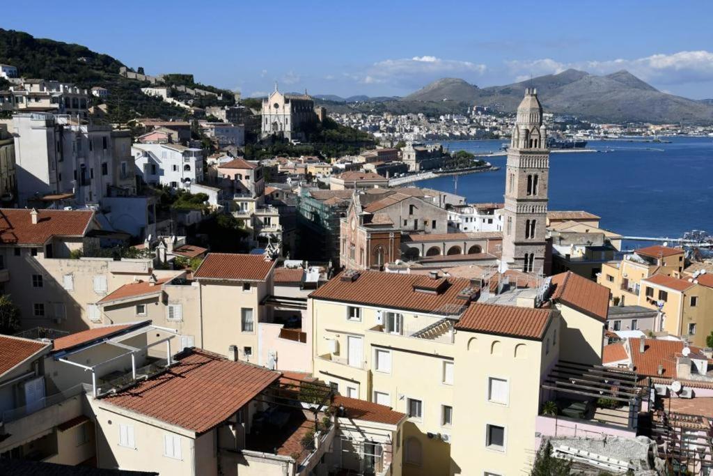 Le Suite Guarinelli B&B Gaeta Bagian luar foto