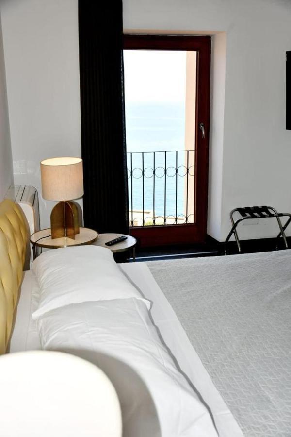 Le Suite Guarinelli B&B Gaeta Bagian luar foto