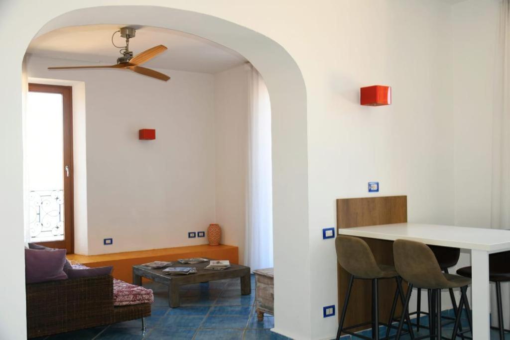 Le Suite Guarinelli B&B Gaeta Bagian luar foto